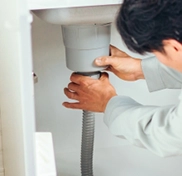 排水ホースのズレを確認する